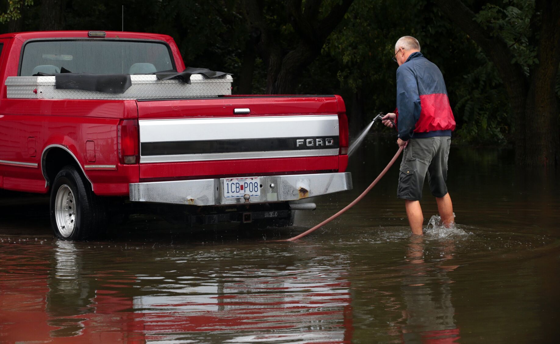 Flooding paralyzes St. Charles County